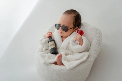 万宁怀孕多久出现呕吐